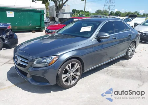 2015 Mercedes-Benz C 300 Luxury/Sport из США, поврежденный, VIN 55SWF4JB3FU092455